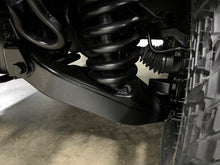 Load image into Gallery viewer, SOLD 2006 AM General M1152A1 GEP 6.5L Turbo Diesel, 4 Speed w/OD, A/C (Lot #984)