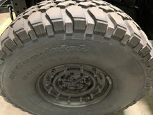 Load image into Gallery viewer, SOLD 2001 M1045A2 HMMWV Slant back (Lot#870)