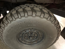 Load image into Gallery viewer, SOLD 2001 M1045A2 HMMWV Slant back (Lot#870)