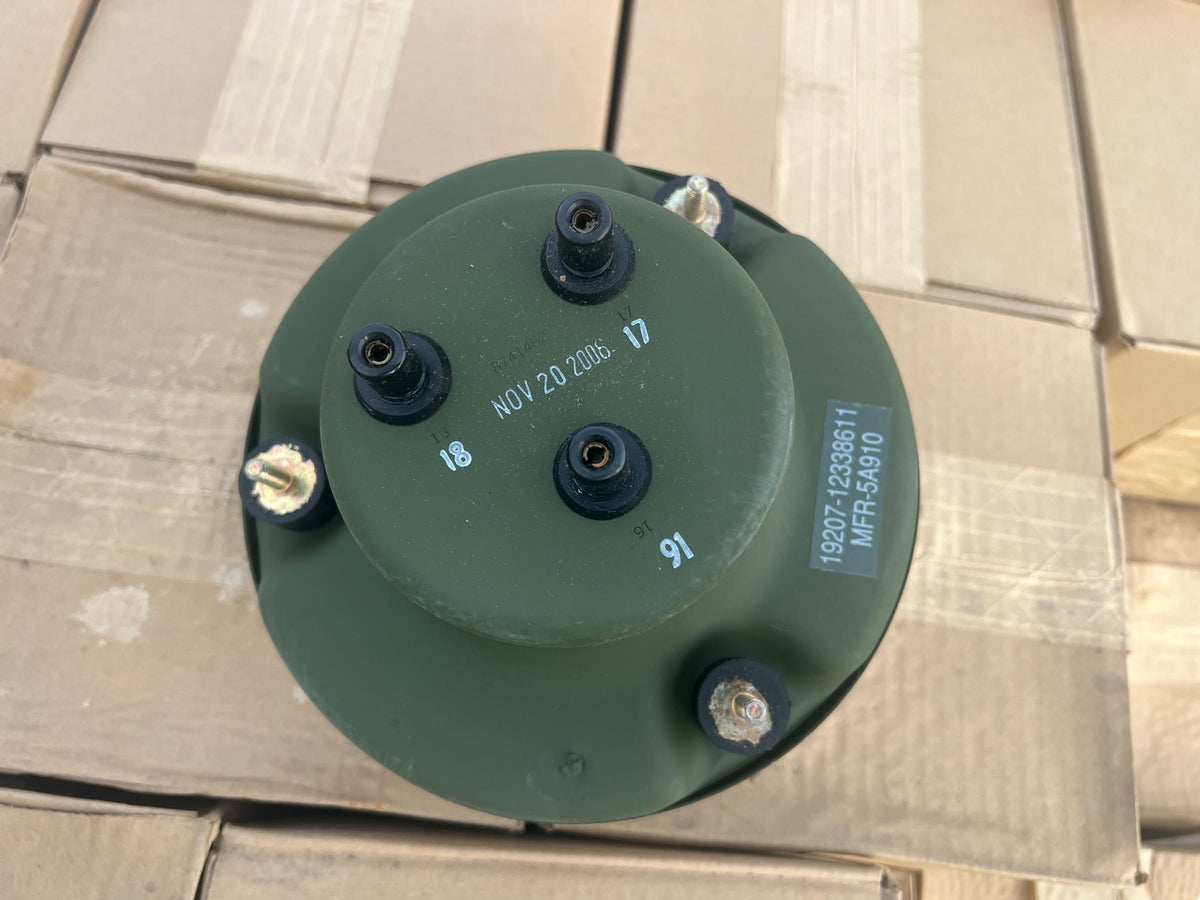 Side Clearance Light, 383 Green Housing , Amber Lens, LED-24V; MS35423 Side Clearance Light, 383 Green Housing , Amber Lens, LED-24V; MS35423